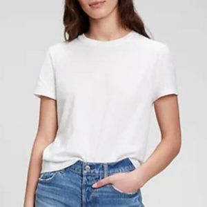 GAP White Shrunken Tee